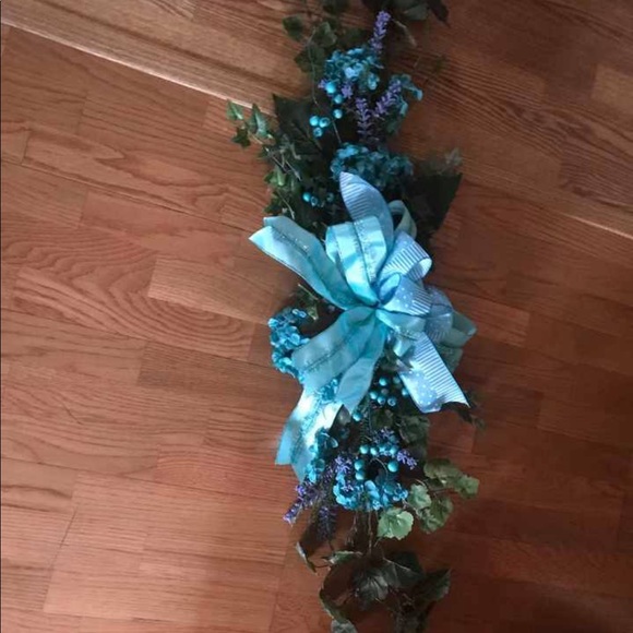 Wreaths and knit socks - Picture 2 of 5